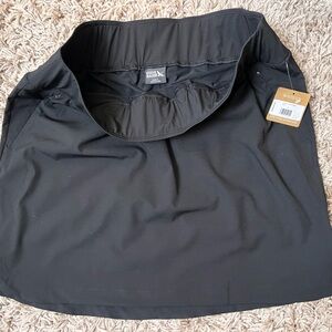 Eddie Bauer 18in Black Trail Skort